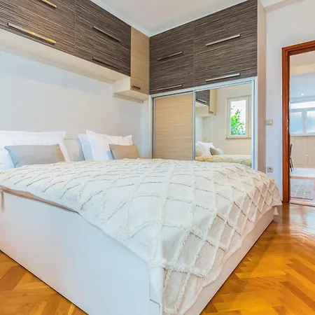 Apartment Beachfront